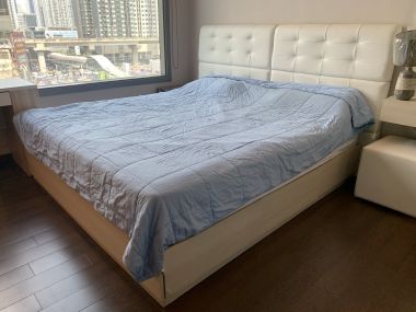 ปล่อยเช่า! Q ASOKE ในราคาเพียง 40,00บาท/เดือน 2 ห้องนอน 2 ห้องน้ำ 65ตรม. ใกล้ MRT เพรชบุรี เฟอร์นิเจอร์ครบพร้อมเข้าอยู่ รหัส 2935