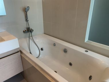 ปล่อยเช่า! Q ASOKE ในราคาเพียง 40,00บาท/เดือน 2 ห้องนอน 2 ห้องน้ำ 65ตรม. ใกล้ MRT เพรชบุรี เฟอร์นิเจอร์ครบพร้อมเข้าอยู่ รหัส 2935