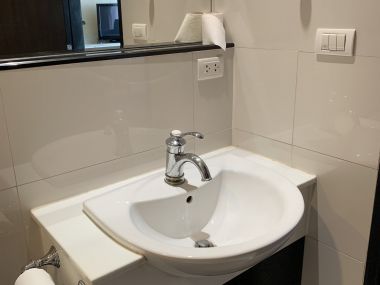 For Rent ! at The Address Chidlom  48,000  THB /month  2 Bedroom 2 Bathroom  81.8 Sqm.  Code 2972
