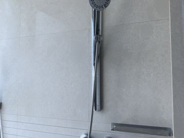 ปล่อยเช่า !  Q Langsuan  100,000 บาท/เดือน  2 Bedroom  2 ห้องน้ำ ขนาด 106.31 ตร.ม. ใกล้  BTS ราชดำริ รหัส 2973