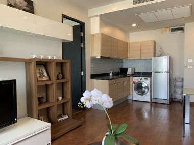 For Rent/Sale! at The Address Chidlom 10,400,000  Transfer fee 50/50  35,000 THB/Month 1 Bedroom 1 Bathroom 56.75 Sqm. Fully furnished Code 2975