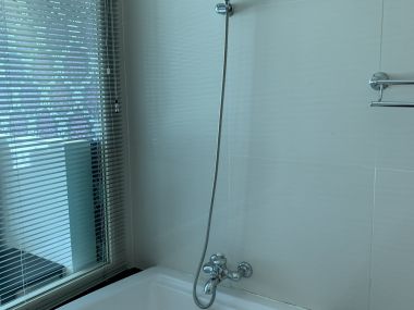 For Rent/Sale! at The Address Chidlom 10,400,000  Transfer fee 50/50  35,000 THB/Month 1 Bedroom 1 Bathroom 56.75 Sqm. Fully furnished Code 2975