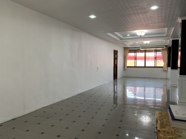 ปล่อยขาย/เช่า อาคารสำนักงาน 5 ชั้น ย่านสุขุมวิท 24  ทำเลดีติด สตาร์บัค ขายเพียง 20,000,000 บาท / ชั้น รวมค่าใช้จ่ายทุกอย่าง /และ ปล่อยเช่าทั้งตึก เพียง 150,000 บาท / เดือน รหัส 2977
