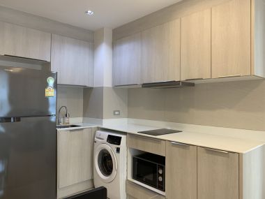 For Sale!/ renting V Tara Sukhumvit 36, selling only 8,500,000 baht / half transfer fee / and renting 30,000 baht / month code 2978