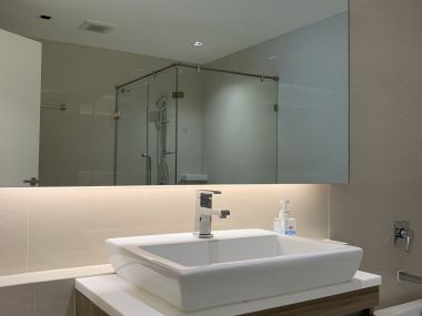 For Sale!/ renting V Tara Sukhumvit 36, selling only 8,500,000 baht / half transfer fee / and renting 30,000 baht / month code 2978