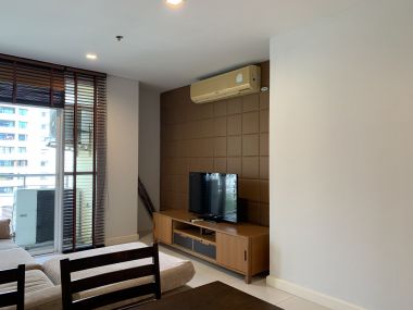 For sale / rent !City resort sukhumvit 11 8,000,000 baht / half transfer fee Rent 30,000 1 bedrooms, 1 bathroom Size 66.08 sq m. Near BTS Nana Chak Code 2987