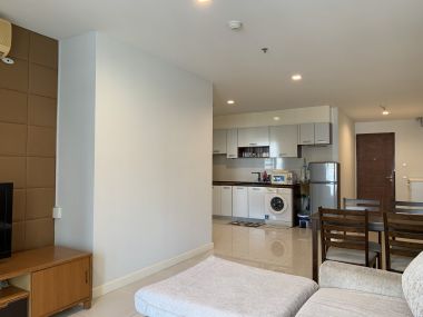 For sale / rent !City resort sukhumvit 11 8,000,000 baht / half transfer fee Rent 30,000 1 bedrooms, 1 bathroom Size 66.08 sq m. Near BTS Nana Chak Code 2987