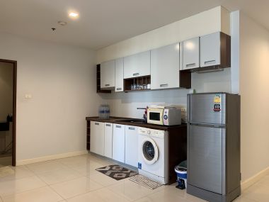 For sale / rent !City resort sukhumvit 11 8,000,000 baht / half transfer fee Rent 30,000 1 bedrooms, 1 bathroom Size 66.08 sq m. Near BTS Nana Chak Code 2987