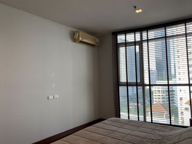 For sale / rent !City resort sukhumvit 11 8,000,000 baht / half transfer fee Rent 30,000 1 bedrooms, 1 bathroom Size 66.08 sq m. Near BTS Nana Chak Code 2987