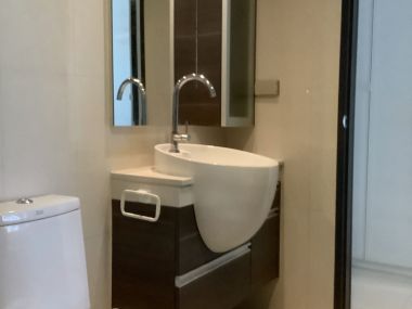 ขายด่วน! (พร้อมผู้เช่า) Sky Walk เพียง 7,900,000บาท ค่าโอนคนละครึ่ง 2 ห้องนอน 1 ห้องน้ำ 50ตรม. ใกล้ BTS พระโขนง เฟอร์นิเจอร์ครบพร้อมเข้าอยู่ (ราคาต่อรองได้) PROP000299