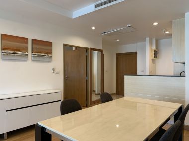 ปล่อยเช่า ! Sathon Gardens  25,000 บาท/เดือน  1 Bedroom  1 ห้องน้ำ ขนาด 65 ตร.ม. ใกล้  BTS ลุมพีนี รหัส 2990