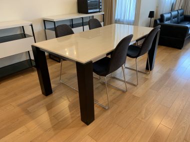 ปล่อยเช่า ! Sathon Gardens  25,000 บาท/เดือน  1 Bedroom  1 ห้องน้ำ ขนาด 65 ตร.ม. ใกล้  BTS ลุมพีนี รหัส 2990