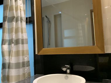 ปล่อยเช่า ! Sathon Gardens  25,000 บาท/เดือน  1 Bedroom  1 ห้องน้ำ ขนาด 65 ตร.ม. ใกล้  BTS ลุมพีนี รหัส 2990