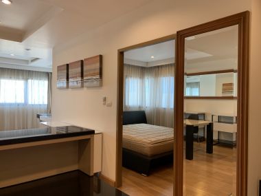 ปล่อยเช่า ! Sathon Gardens  25,000 บาท/เดือน  1 Bedroom  1 ห้องน้ำ ขนาด 65 ตร.ม. ใกล้  BTS ลุมพีนี รหัส 2990