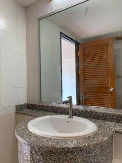 For Rent ! Navin Court 40,000baht/month 2 Bedroom 2 Bathroom Size 93 sq.m. Near BTS Phloen Chit Code 2993