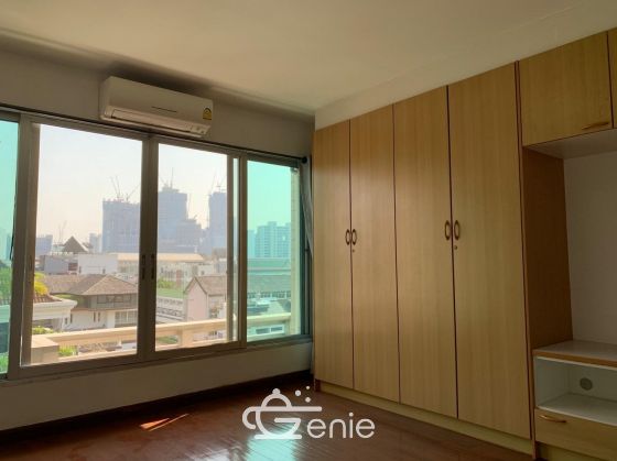 For Rent ! Navin Court 40,000baht/month 2 Bedroom 2 Bathroom Size 93 sq.m. Near BTS Phloen Chit Code 2993