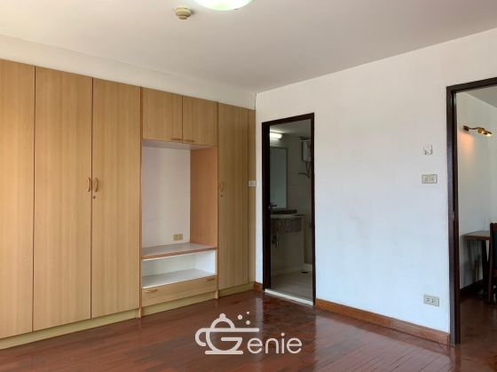 For Rent ! Navin Court 40,000baht/month 2 Bedroom 2 Bathroom Size 93 sq.m. Near BTS Phloen Chit Code 2993