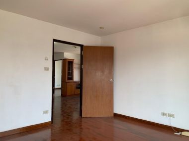 ปล่อยเช่า ! Navin Court  40,000 บาท/เดือน  2 นอน  2 ห้องน้ำ  ขนาด 93 ตร.ม. ใกล้  BTS เพลินจิต รหัส 2993