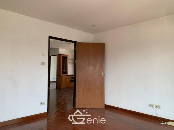 For Rent ! Navin Court 40,000baht/month 2 Bedroom 2 Bathroom Size 93 sq.m. Near BTS Phloen Chit Code 2993