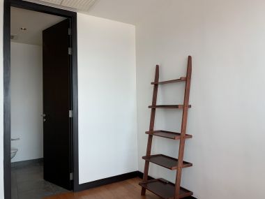 ปล่อยเช่า ! The lofts Yennakart 35,000 บาท/เดือน 2 ห้องนอน 2 ห้องน้ำ ขนาด 68.7 ตร.ม. ใกล้ ตลาดนางลิ้นจี่  รหัส