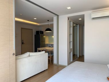For Sale / Rent ! at LIV@49 Sale 6,500,000 / All include  30,000  THB/ Month  1 Bedroom 1 Bathroom  43 Sqm. BTS Thonglor   Code 3003