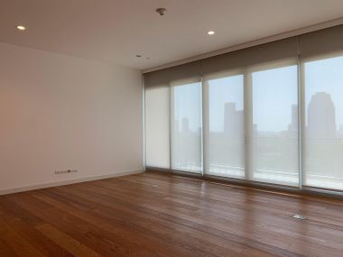 ปล่อยเช่า ! 185 Rajadamri 130,000 บาท/เดือน 2 ห้องนอน 2 ห้องน้ำ ขนาด 140 ตร.ม. ใกล้ BTS ราชดำริ รหัส 3009