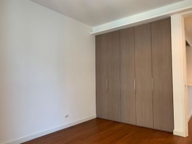 ปล่อยเช่า ! 185 Rajadamri 130,000 บาท/เดือน 2 ห้องนอน 2 ห้องน้ำ ขนาด 140 ตร.ม. ใกล้ BTS ราชดำริ รหัส 3009