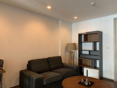 For sale/rent! SARI by Sansiri  4,000,000 baht / Half transfer fee Rent 17,000 THB Size 47 sq m. Near BTS Punnawithi Code 3018