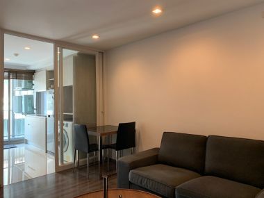 For sale/rent! SARI by Sansiri  4,000,000 baht / Half transfer fee Rent 17,000 THB Size 47 sq m. Near BTS Punnawithi Code 3018