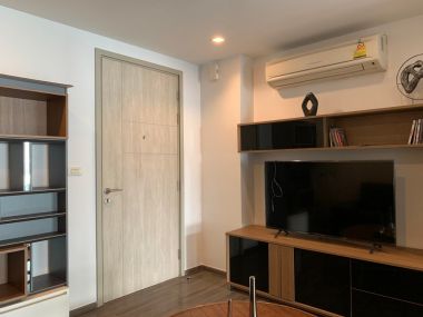For sale/rent! SARI by Sansiri  4,000,000 baht / Half transfer fee Rent 17,000 THB Size 47 sq m. Near BTS Punnawithi Code 3018