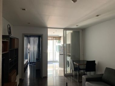 For sale/rent! SARI by Sansiri  4,000,000 baht / Half transfer fee Rent 17,000 THB Size 47 sq m. Near BTS Punnawithi Code 3018