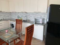 For Rent ! D 65 Condominium 30,000 baht/month 2 Bedroom 2 Bathroom Size 70 sq.m. Near BTS Phra Khanong Code 3019
