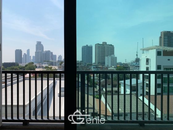 For Rent ! D 65 Condominium 30,000 baht/month 2 Bedroom 2 Bathroom Size 70 sq.m. Near BTS Phra Khanong Code 3019