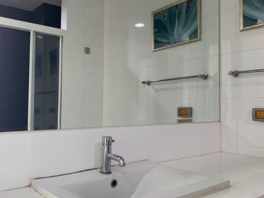 ปล่อยเช่า ! ดี 65 คอนโดมิเนียม  27,000 บาท/เดือน  2 นอน  2 ห้องน้ำ ขนาด 70 ตร.ม. ใกล้  BTS พระโขนง รหัส 3020