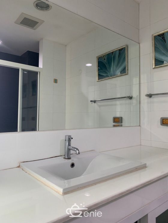 For Rent ! D 65 Condominium 27,000 baht/month 2 Bedroom 2 Bathroom Size 70 sq.m. Near BTS Phra Khanong Code 3020