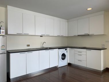 ปล่อยเช่า ! ดี 65 คอนโดมิเนียม  27,000 บาท/เดือน  2 นอน  2 ห้องน้ำ ขนาด 70 ตร.ม. ใกล้  BTS พระโขนง รหัส 3020