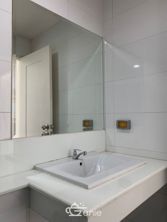 For Rent ! D 65 Condominium 27,000 baht/month 2 Bedroom 2 Bathroom Size 70 sq.m. Near BTS Phra Khanong Code 3020