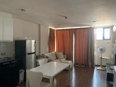 For sale/Rent ! D 65 Condominium sale 4,409,000 baht /Half transfer fee rent 17,000 baht/month 1 Bedroom 1 Bathroom Size 55 sq.m. Near BTS Phra Khanong Code 3022