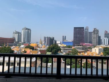 For sale/Rent ! D 65 Condominium sale 4,409,000 baht /Half transfer fee rent 17,000 baht/month 1 Bedroom 1 Bathroom Size 55 sq.m. Near BTS Phra Khanong Code 3022