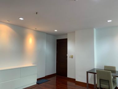 ปล่อยเช่า !  Urbana Langsuan  35,000 บาท/เดือน 1 ห้องนอน 1 ห้องน้ำ ขนาด 68 ตร.ม. ใกล้ BTS ชิดลม รหัส 3026