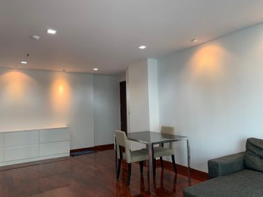 ปล่อยเช่า !  Urbana Langsuan  35,000 บาท/เดือน 1 ห้องนอน 1 ห้องน้ำ ขนาด 68 ตร.ม. ใกล้ BTS ชิดลม รหัส 3026