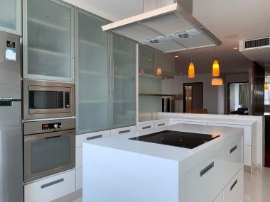 ปล่อยเช่า !  Urbana Langsuan  80,000 บาท/เดือน 3 ห้องนอน 3 ห้องน้ำ ขนาด 170 ตร.ม. ใกล้ BTS ชิดลม รหัส 3027