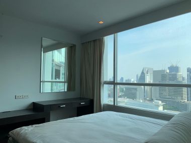 ปล่อยเช่า !  Urbana Langsuan  80,000 บาท/เดือน 3 ห้องนอน 3 ห้องน้ำ ขนาด 170 ตร.ม. ใกล้ BTS ชิดลม รหัส 3027