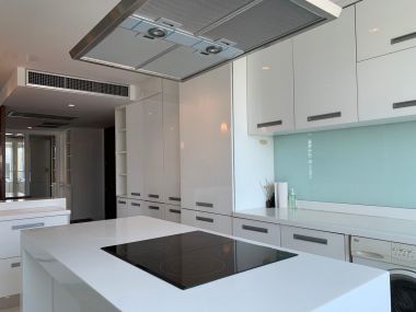 ปล่อยเช่า !  Urbana Langsuan  80,000 บาท/เดือน 3 ห้องนอน 3 ห้องน้ำ ขนาด 170 ตร.ม. ใกล้ BTS ชิดลม รหัส 3027