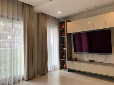 For Sale ! at Noble Ploenchit   13,800,000  THB/ All include  1 Bedroom 1 Bathroom  44.23 Sqm. BTS Phloen Chit  code 3028