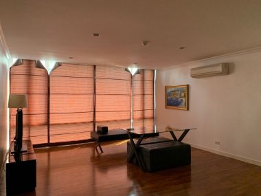 ปล่อยเช่า ! บ้าน สิริ สุขุมวิท 10  38,000 บาท/เดือน  2 ห้องนอน  2 ห้องน้ำ  ขนาด 98 ตร.ม. ใกล้  BTS นานา  รหัส 3054