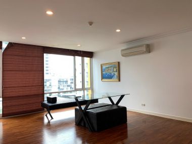 ปล่อยเช่า ! บ้าน สิริ สุขุมวิท 10  38,000 บาท/เดือน  2 ห้องนอน  2 ห้องน้ำ  ขนาด 98 ตร.ม. ใกล้  BTS นานา  รหัส 3054