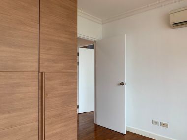 ปล่อยเช่า ! บ้าน สิริ สุขุมวิท 10  38,000 บาท/เดือน  2 ห้องนอน  2 ห้องน้ำ  ขนาด 98 ตร.ม. ใกล้  BTS นานา  รหัส 3054