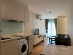 For Rent !H Sukhumvit 43 Condominium  22,000 baht/month 1 Bedroom 1 Bathroom Size 35 sq.m. Near BTS Prom Phong Code 3055