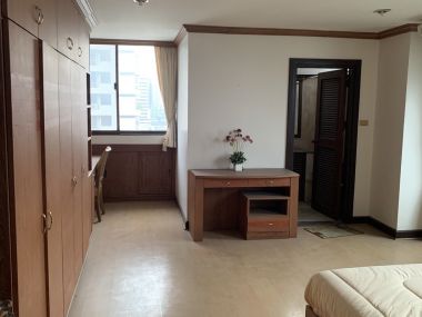 For Sale ! at Supalai Place Sukhumvit 39  7,200,000 THB/ Month/All Include 2 Bedroom 2 Bathroom 120 Sqm. BTS Phrom Phong  code 3081